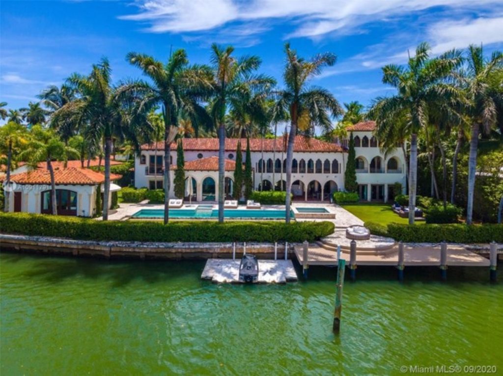 Cher vinde una dintre casele sale din Miami
