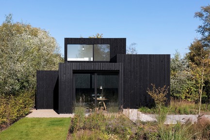 O casă mică de vacanţă în Olanda, înconjurată de natură