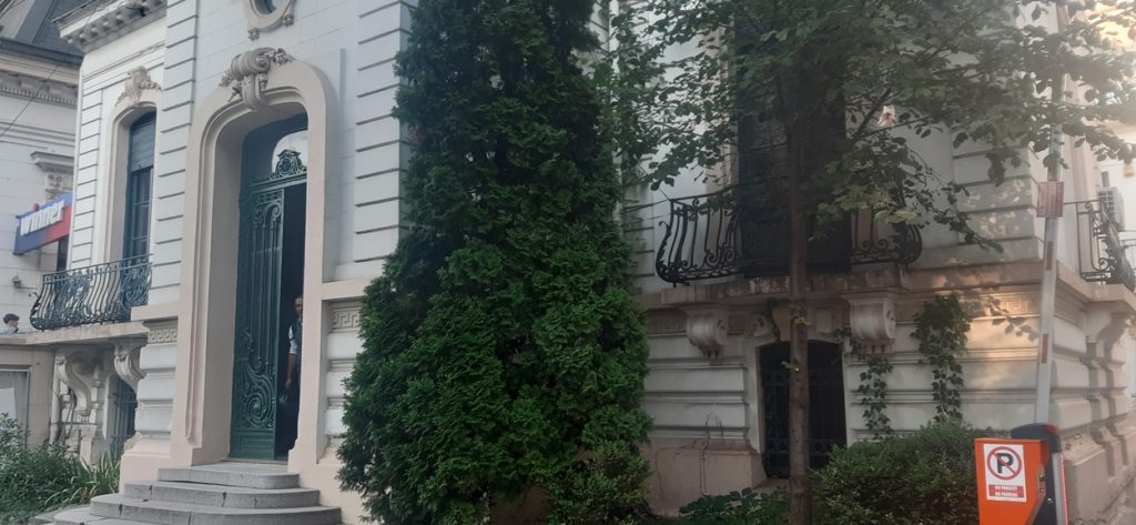 Casa Dinu Brătianu, o casă elegantă în stil eclectic, showroom de design 