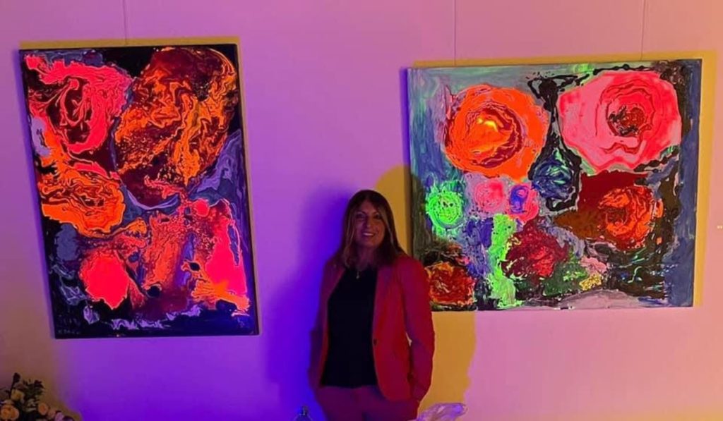 Artist consacrat, cunoscut pentru lucrările sale "fluorescente",Nicole Jutka expune la Galeria Joana Dürig din Elveţia